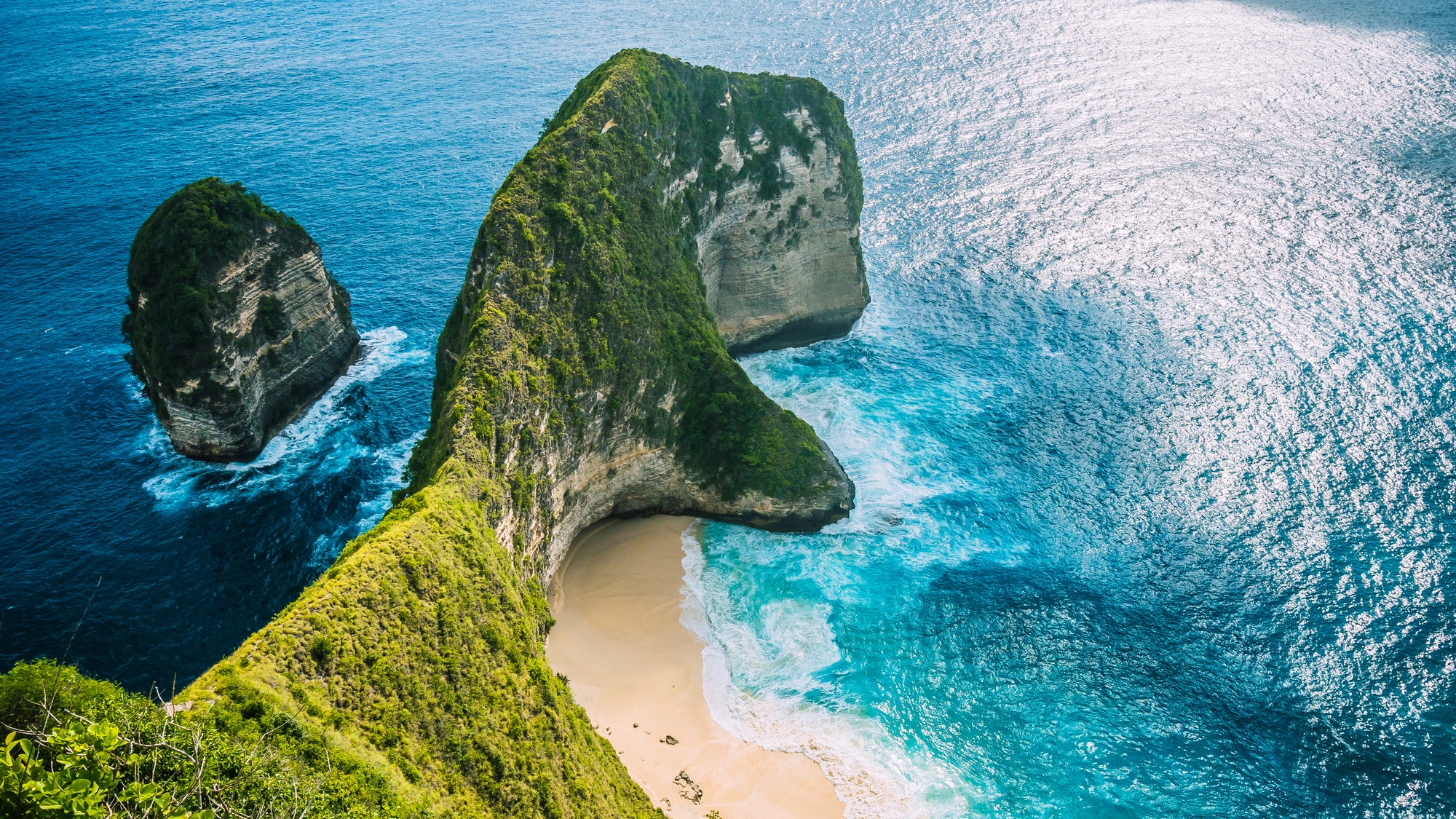 manta bay or kelingking beach on nusa penida island bali indonesia.jpg